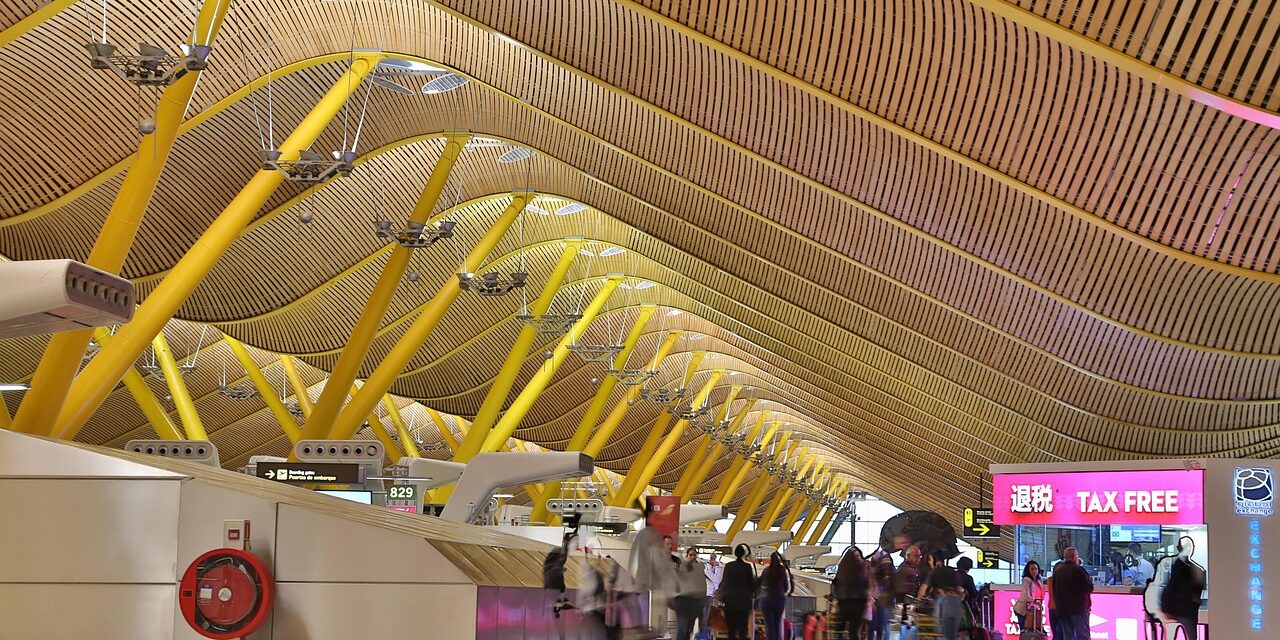Efectele indirecte ale supraturismului – criza locuinţelor în Spania! În Madrid, sute de persoane dorm de luni bune în aeroport