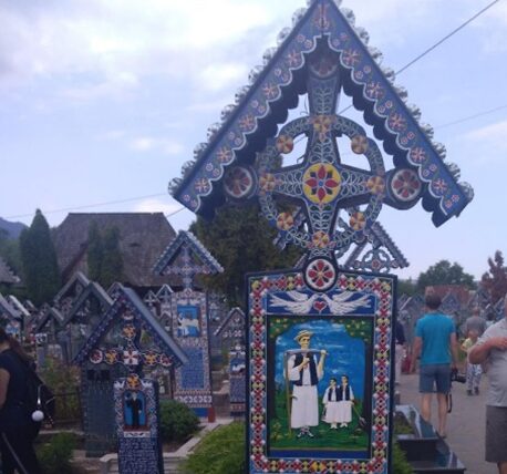 Călător în Săpânța, Maramureș