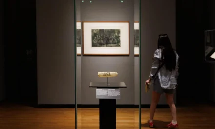 Muzeul Rijksmuseum are un exponat interesant – un prezervativ din apendice de oaie vechi de 200 de ani, decorat cu artă erotică