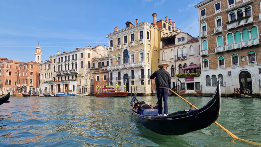 Venetia, gondola, credit foto Turism Istoric (Sorin Rosu)