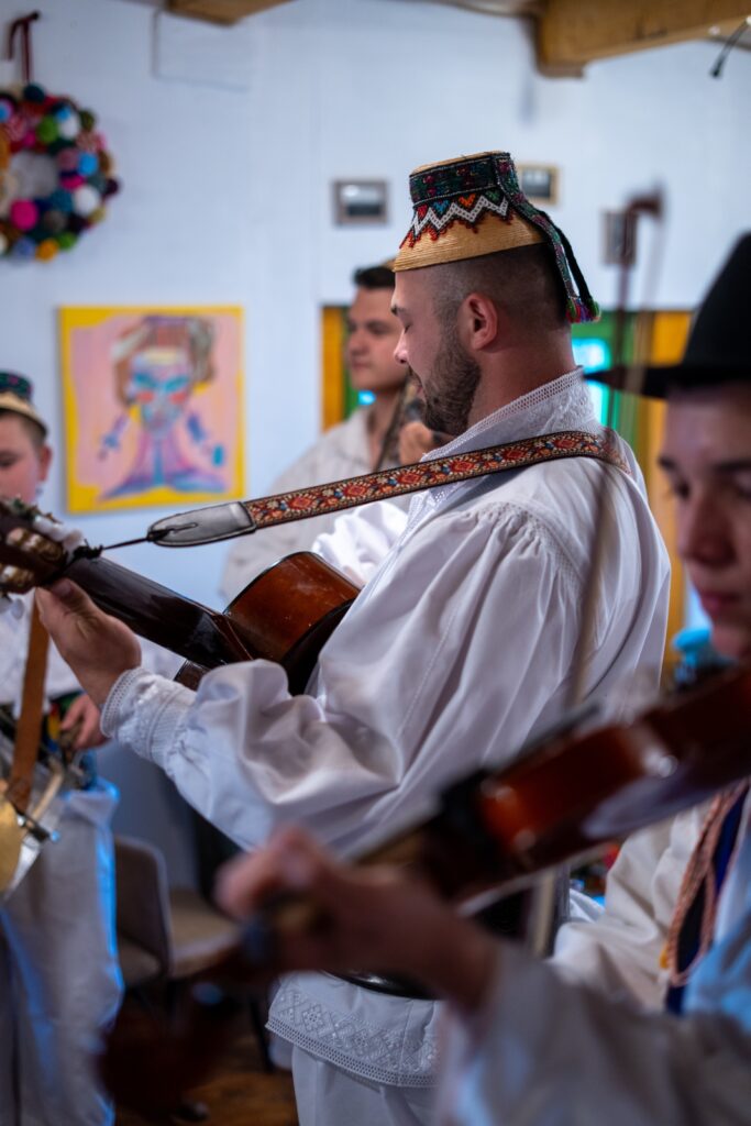 Ceterasi din satul Breb, credit foto Turism Istoric