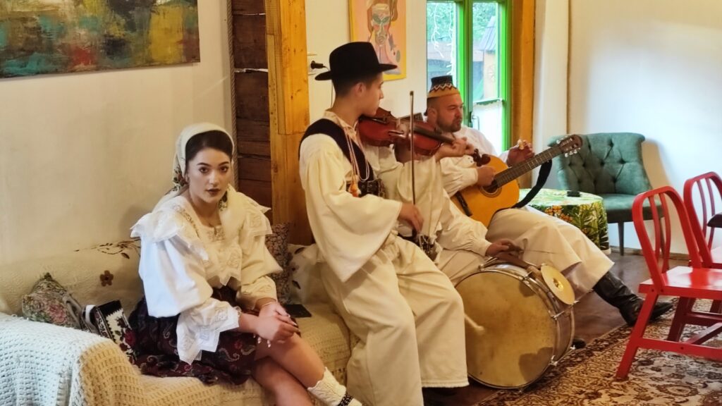 Ceterasi din satul Breb, credit foto Turism Istoric