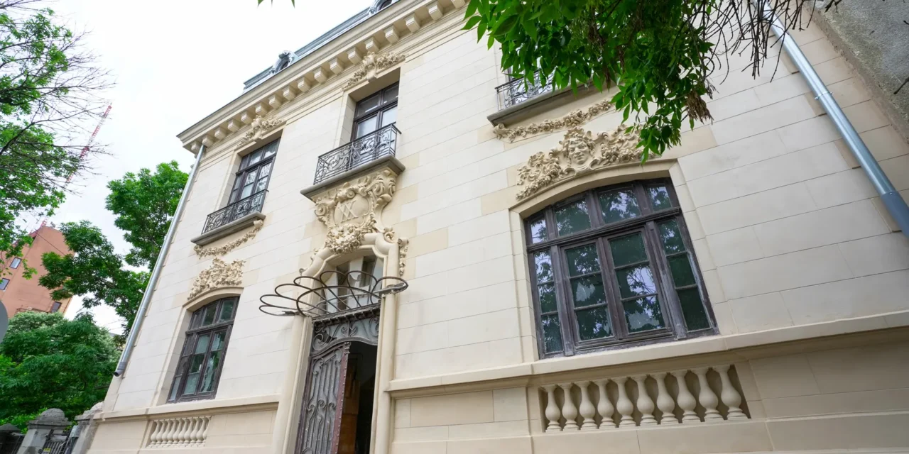 Vila cu Gorgone – bijuteria arhitectului Ion D. Berindey de pe Bulevardul Dinicu Golescu