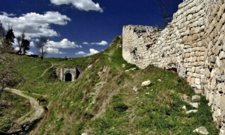 Arheologii descoperă o inscripție veche bulgară și numeroase artefacte la săpăturile cetății Nikopol
