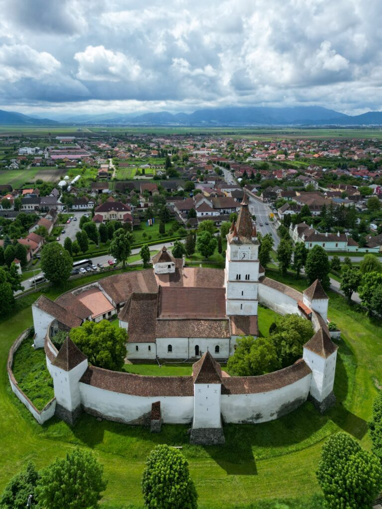 Biserica fortificata din Hărman din dronă , Brasov