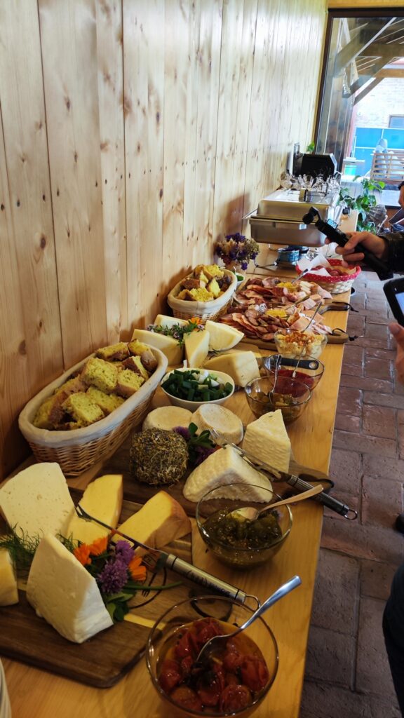 Punct Gastronomic Local HOF , Brasov