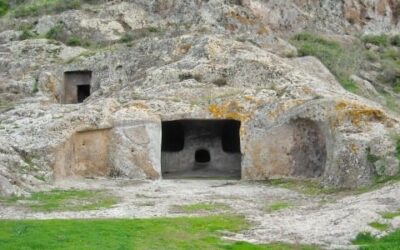 Cum arată „Casele zânelor”, monumentele neolitice sacre din Sardinia