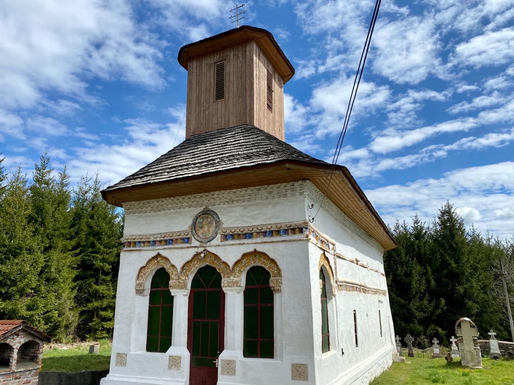 Nu este disponibilă nicio descriere pentru fotografie.