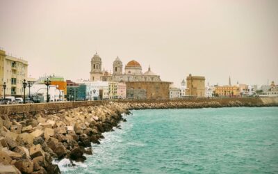 Cádiz – podul dintre continente și orașul misterelor atlantice, unde istoria, constituția și carnavalul se împletesc divin
