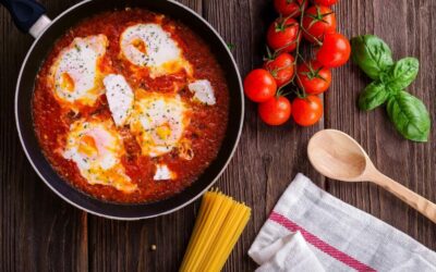 Shakshuka – mâncarea veche de mii de ani care a cucerit lumea. Delicioasă, sănătoasă și… bună pentru fertilitate