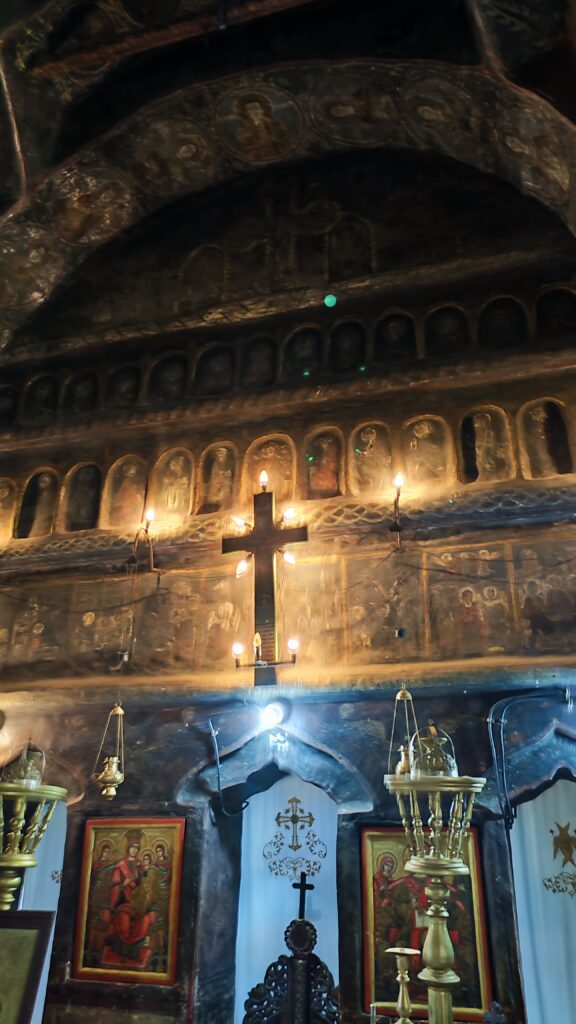 Biserica Sf._Nicolae și Sf. Voievozi din Maldaresti, interior, catapeteasma, credit foto Turism Istoric