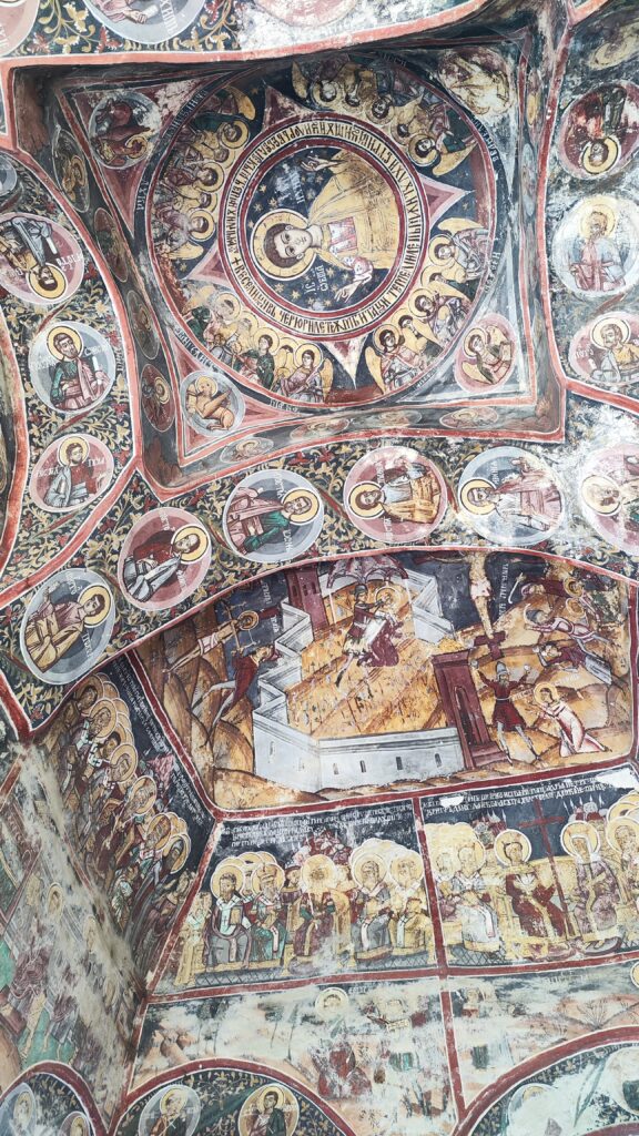 Biserica Sf._Nicolae și Sf. Voievozi din Maldaresti, interior, credit foto Turism Istoric