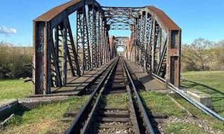 Un pod austro-ungar din 1908, condamnat la dispariție. Autorizație de demolare pentru o construcție feroviară de pe Mureș