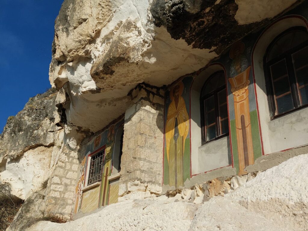 Detaliu exterior Basarabovo FOTO Andreea Sprînceană