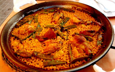 Paella: o tigaie, pe malul unei mlaștini, foc de lemn și istorie