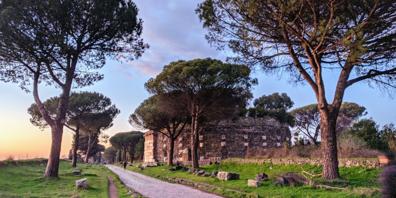 Via Appia, cel mai lung drum drept din Europa. O capodoperă a ingineriei romane care se poate vizita și astăzi