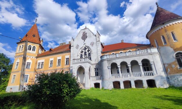 Castelul Ugron din Zau de Câmpie – timpul zidit în piatră și legenda unui baron îndrăgostit