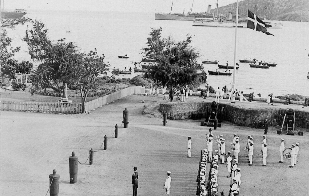 În 1917, Statele Unite au cumpărat Insulele Virgine de la Danemarca, iar tratatul a inclus o clauză de renunțare la revendicări asupra Groenlandei