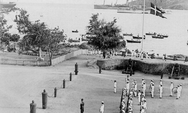 În 1917, Statele Unite au cumpărat Insulele Virgine de la Danemarca, iar tratatul a inclus o clauză de renunțare la revendicări asupra Groenlandei