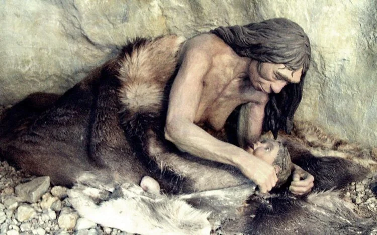 Neanderthalienii și canibalismul selectiv: violență, foamete și rivalitate în Europa ultimei glaciațiuni