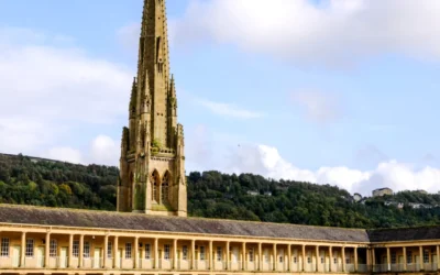 The Piece Hall – clădirea unică din Anglia care a supraviețuit 250 de ani: capodopera georgiană transformată în scenă de concerte