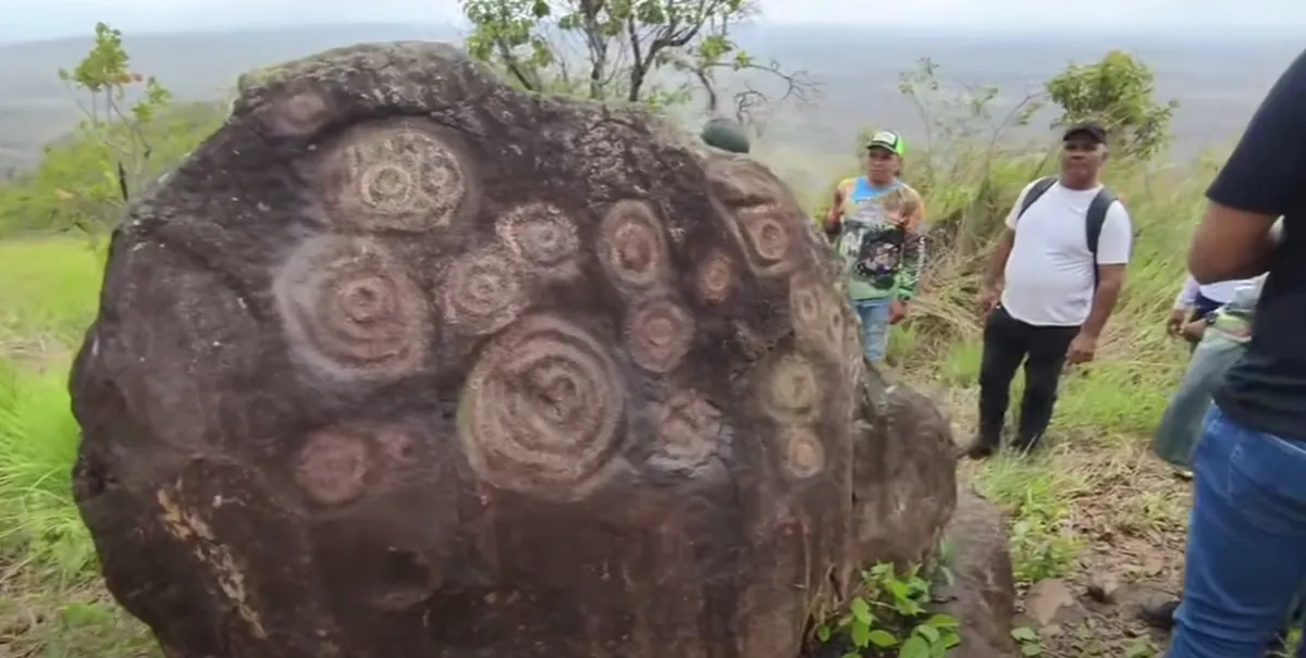 Gravuri misterioase vechi de 8.000 de ani descoperite în Venezuela
