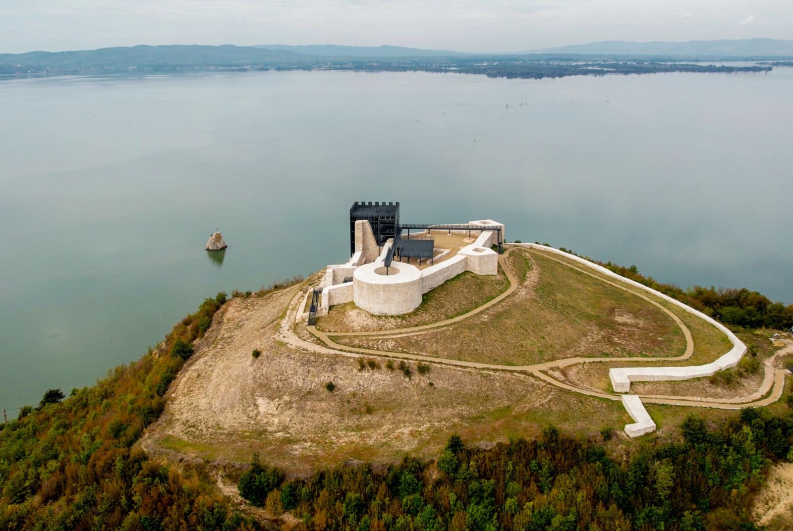 Ar putea fi o imagine cu castel
