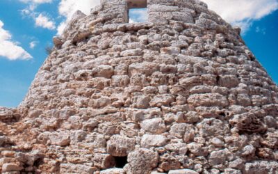 Civilizația dispărută care a construit turnuri uriașe din piatră – misterul din Menorca care uimește arheologii