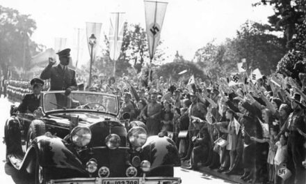 Limuzina dictatorilor. Cum arăta automobilul preferat al lui Hitler și de ce Ion Antonescu avea unul identic