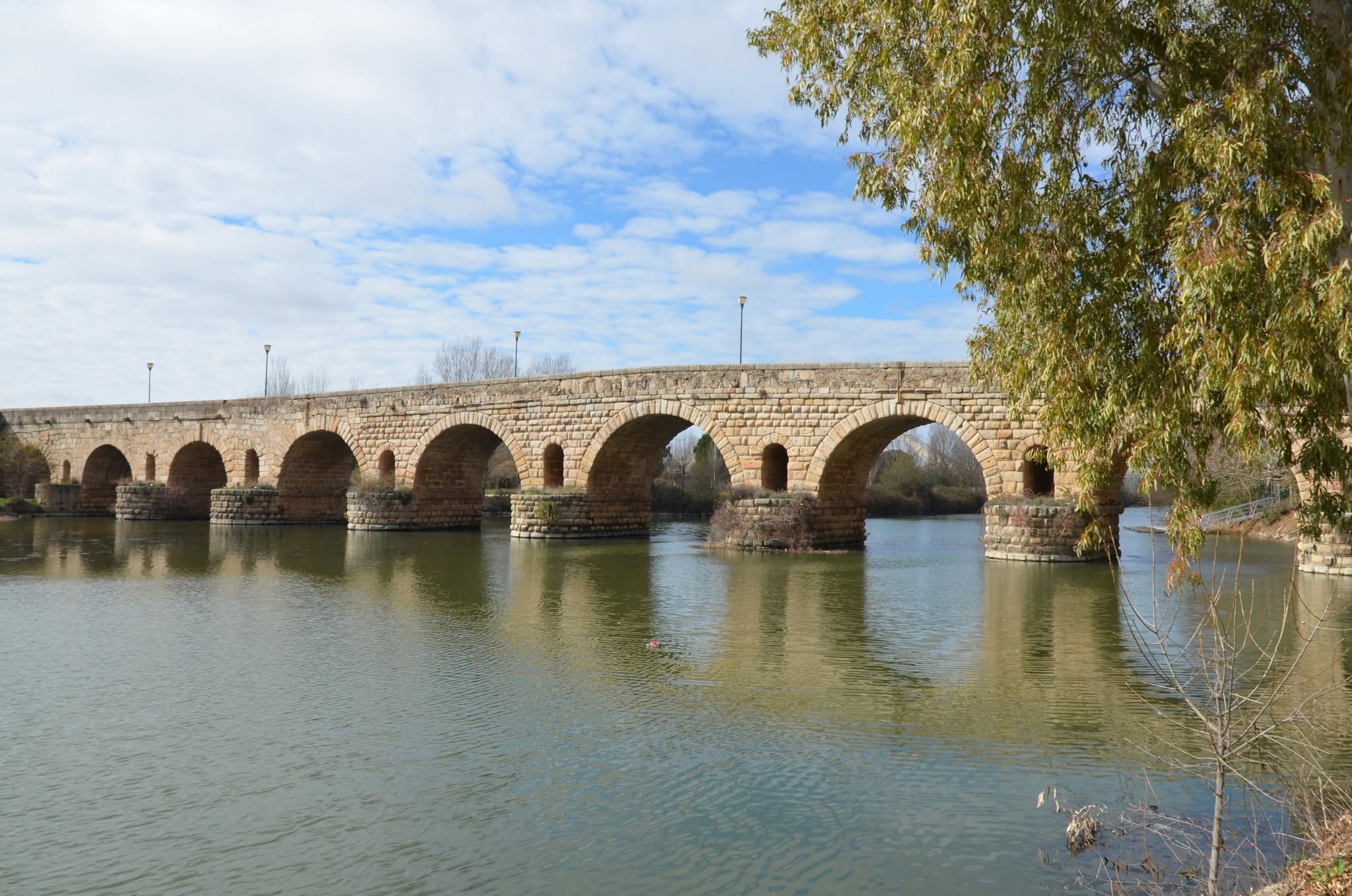 Ar putea fi o imagine cu Stari Most, Apeductul din Segovia şi Râul Tiber