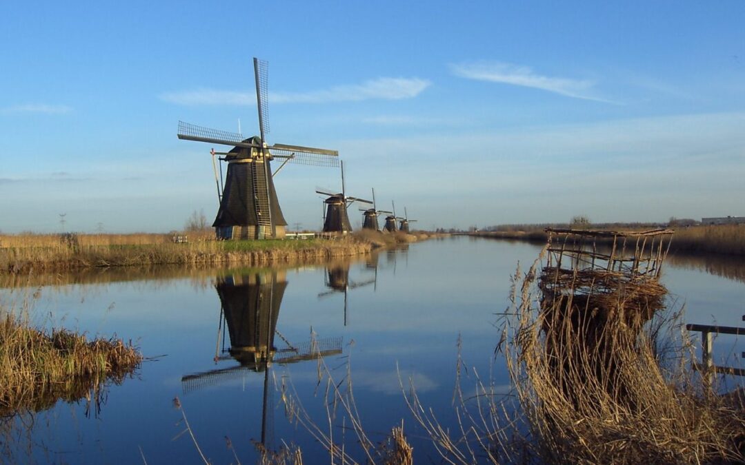 Kinderdijk, traseul morilor de vânt care au ținut Olanda deasupra apelor